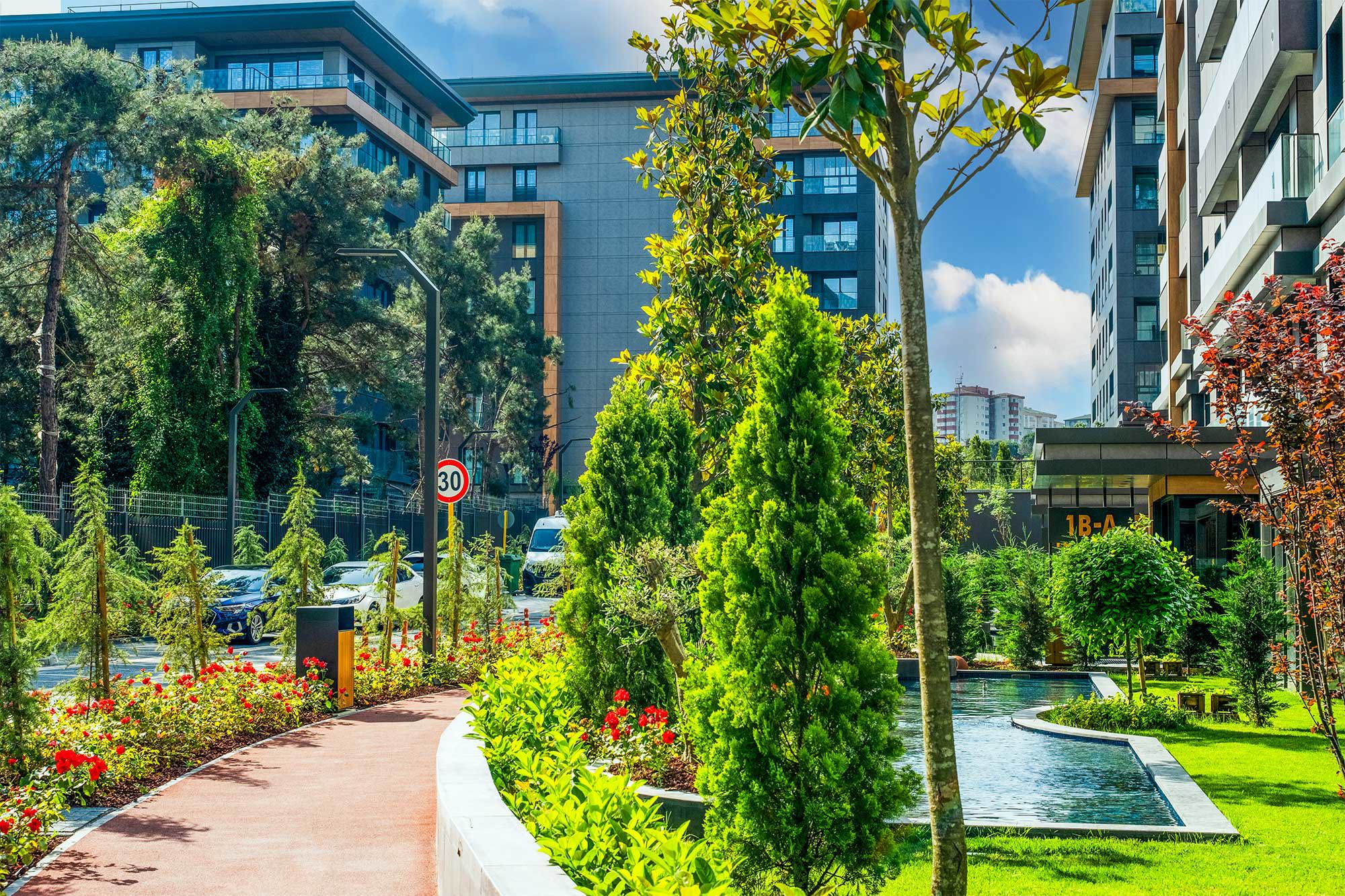 Luxurious Real Estate with a View of the Forest in Kagithane, Istanbul